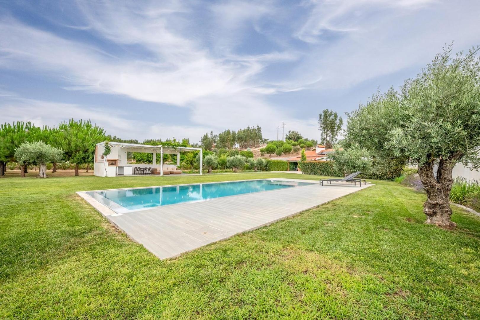 Refreshing Poolside Escape In Ponte De Sor Hotel Exterior photo